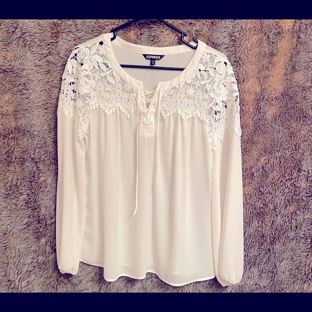 Express off white medium blouse with lace